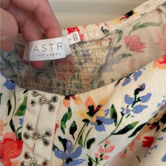 ASTR the Label Hook & Eye Square Neck Top - Picture 6 of 6